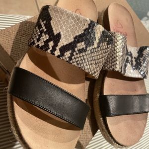 KannaLinnBlack/snake sandals 35
